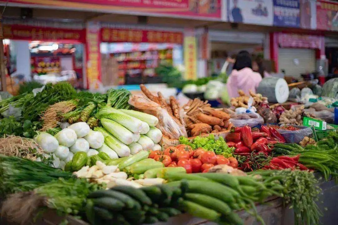 走！一起去逛菜市場